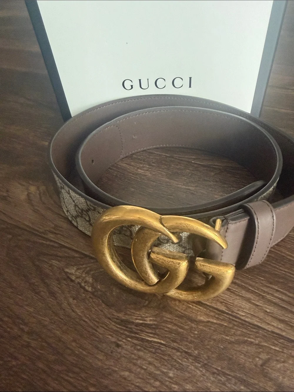 Gucci belt signature